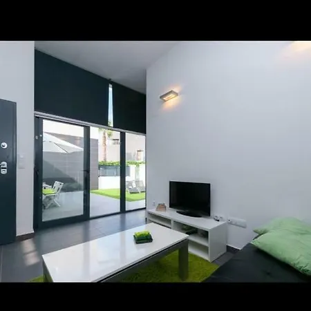 Villa Calle Paso De Calais 13